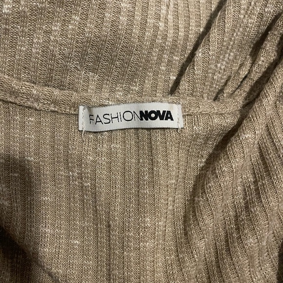 Fashion Nova• top✨ - Picture 2 of 2